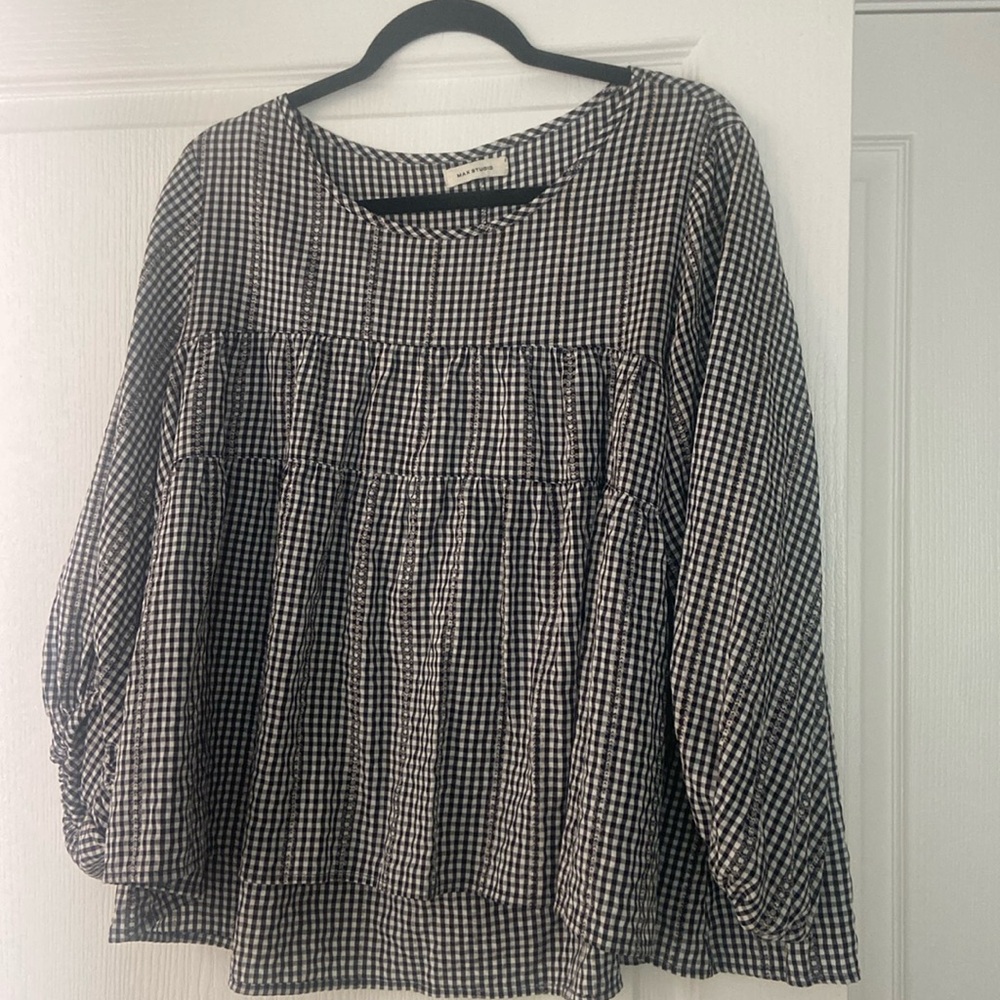 Black and white flowy long sleeve